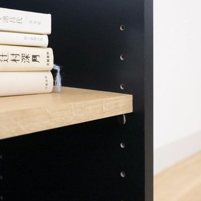 高さを調節できる移動棚