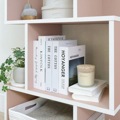 A4サイズまでの本や雑誌が収納できる高さ