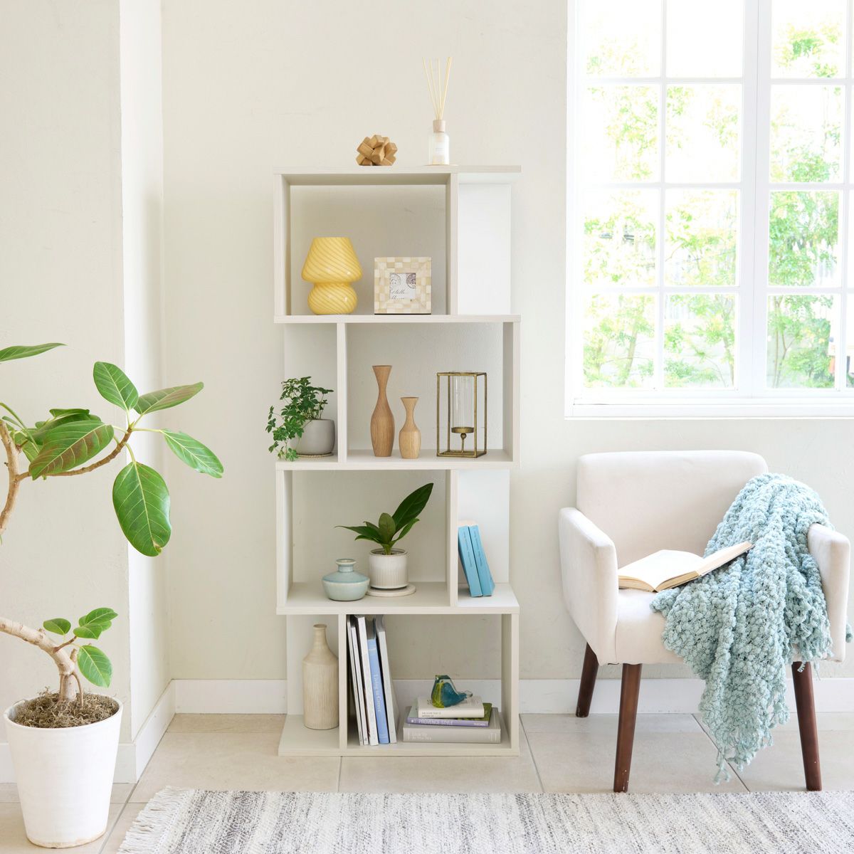 ディスプレイラック 棚 幅58cm 高さ140cm ホワイト 白木目 S字 飾り棚