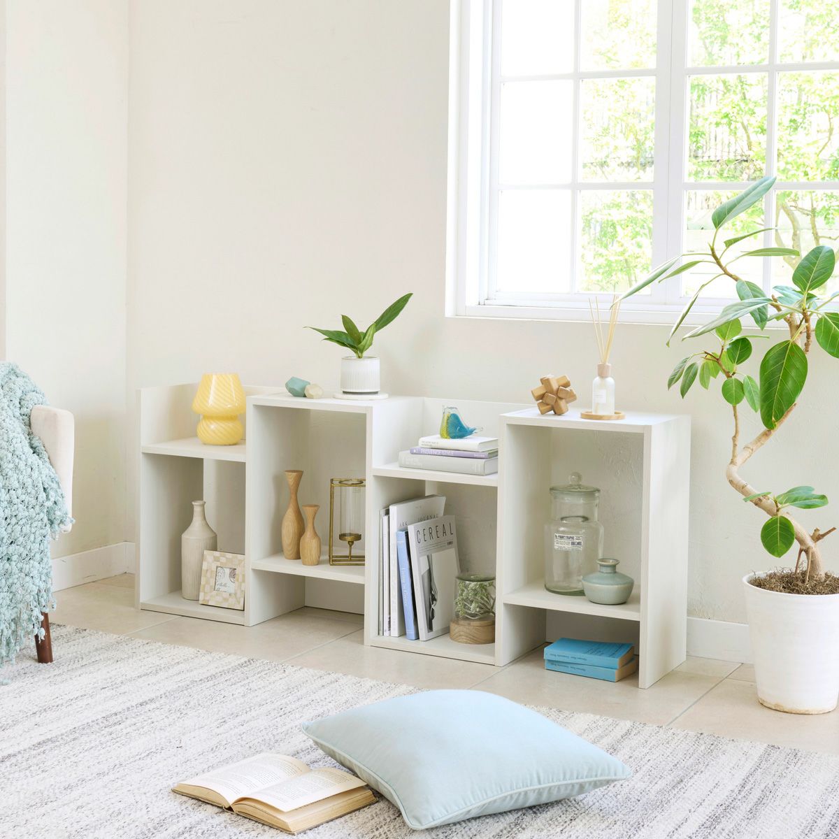 ディスプレイラック 棚 幅58cm 高さ140cm ホワイト 白木目 S字 飾り棚