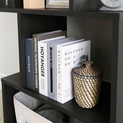 A4サイズまでの本や雑誌が収納できる高さ