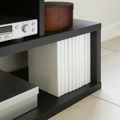 DVDの収納や飾り棚として