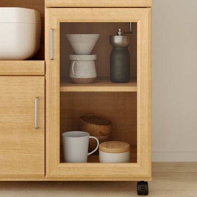 収納物が見やすいガラス扉