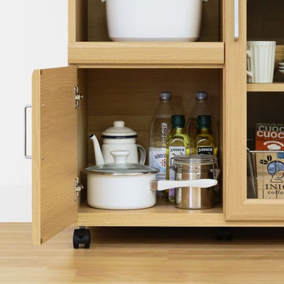 木製扉で隠す収納