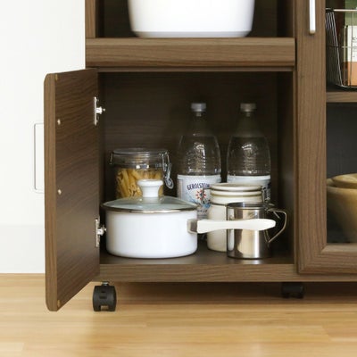 木製扉で隠す収納