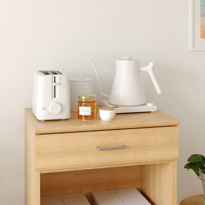 天板はキッチン家電や小物置き場に