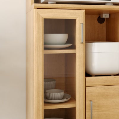 収納物が見やすいガラス扉