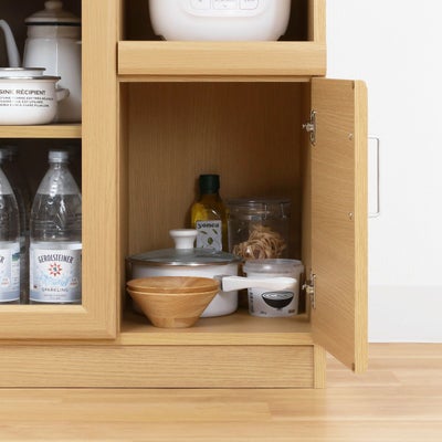 木製扉で隠す収納