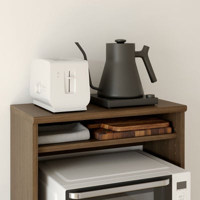 小さな家電は天板にも置けます