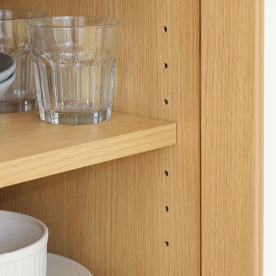 高さを調節できる移動棚