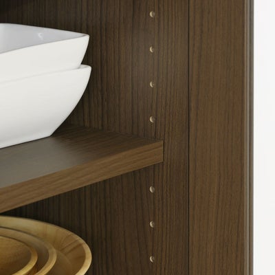 高さを調節できる移動棚