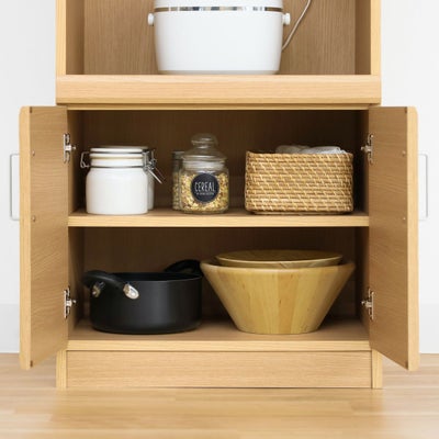 木製扉で隠す収納