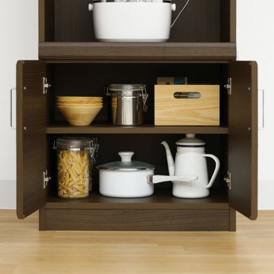 木製扉で隠す収納