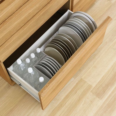 大皿やペットボトルも収納可