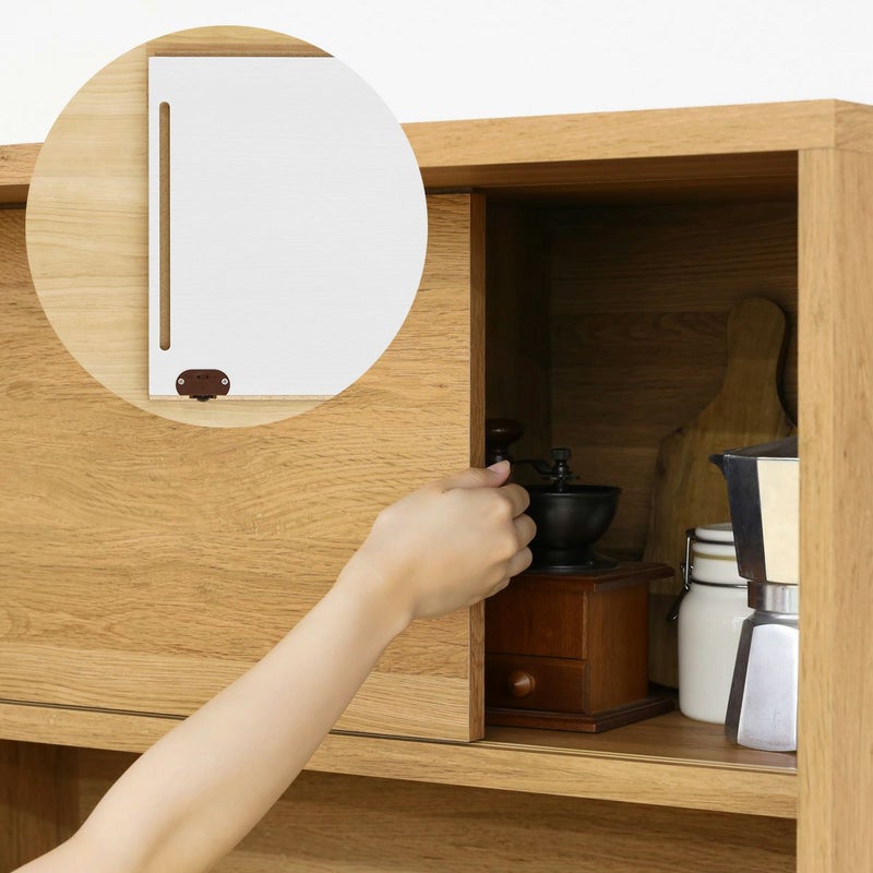 [裏側に手かけ付き]上部の引き戸は裏側に溝があるので、手をかけて引くことができます。