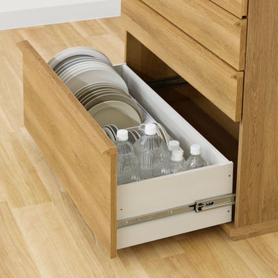 大皿やペットボトルも収納可