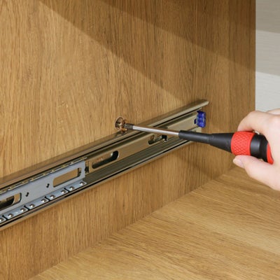 横連結はネジでしっかり固定