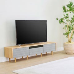 [こころほどける、北欧のくつろぎ]北欧モダンスタイルのテレビ台。シンプルさと機能性、やわらかい色合いが心落ち着く空間をつくります。
