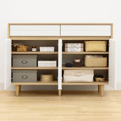 木製扉で隠す収納