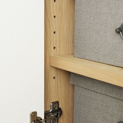 高さを調節できる移動棚