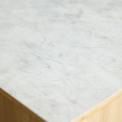 おしゃれな石目調の天板