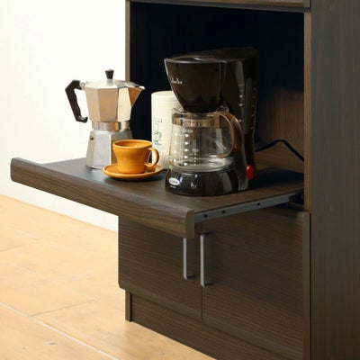 引き出して使えるスライド棚