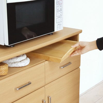 お盆やラップの収納