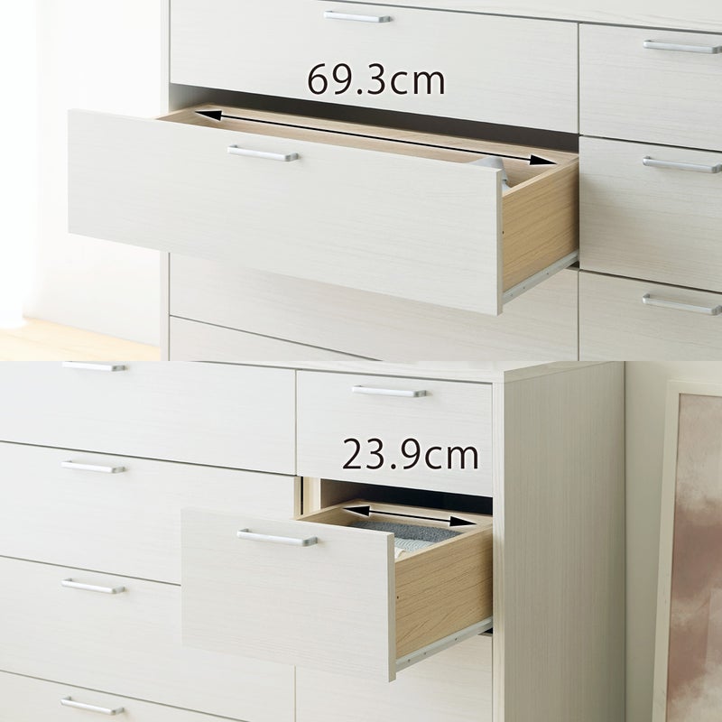 [幅が異なる大小2サイズの引出]左側は内寸幅69.3cm、右側は内寸幅23.9cm。大きな物と小さな物を分けて収納可能です。アイテムの幅に合わせて使い分けることで、整理整頓がはかどります。