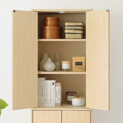 ストック品やタオルなどの収納に